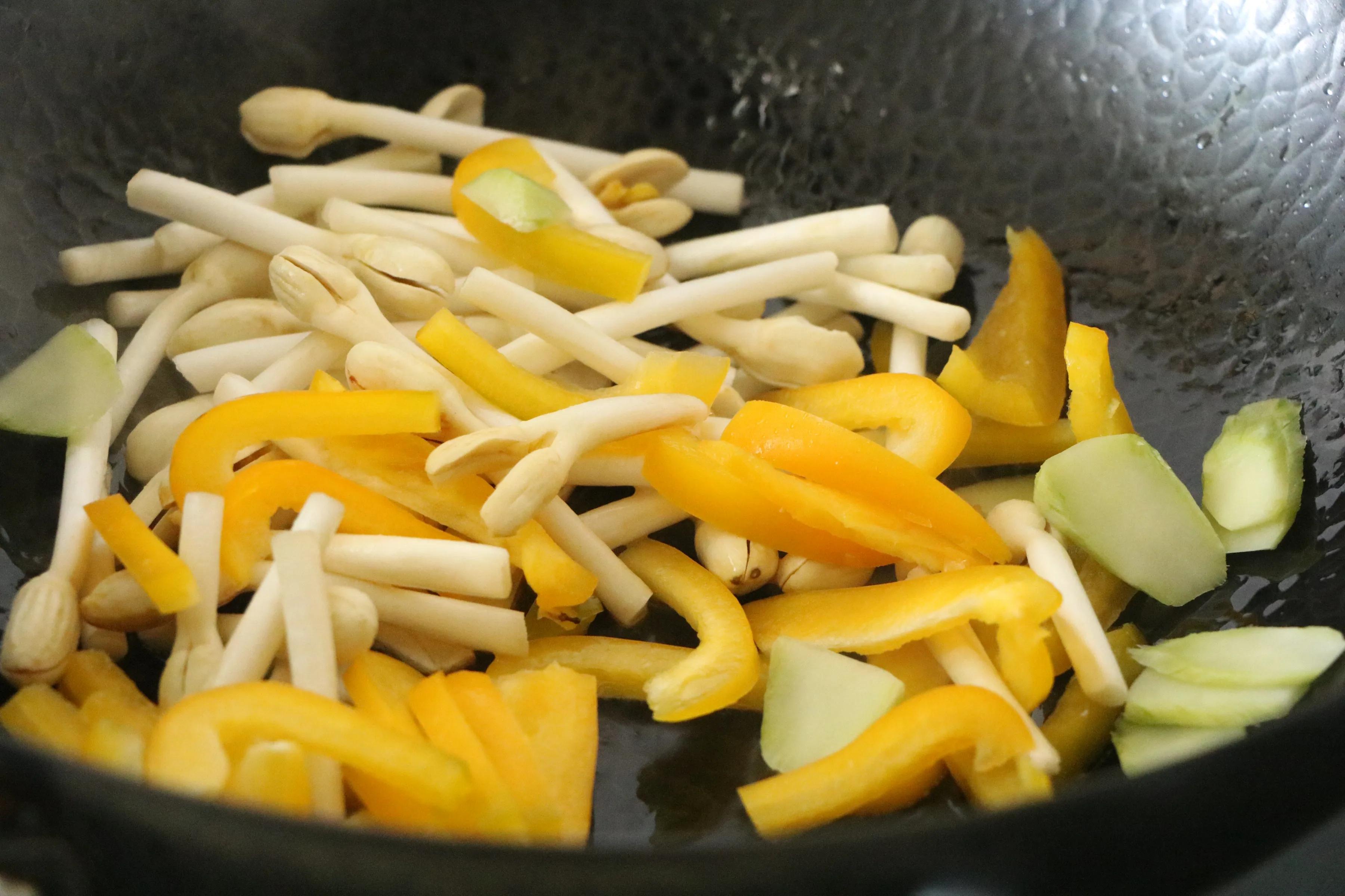 第一次吃花生芽的说说,怎么吃花生芽好吃