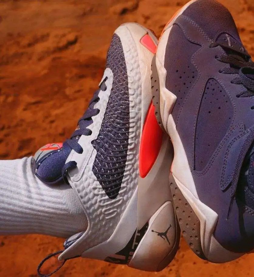 字母哥鞋子和东契奇鞋子 (东契奇上赛季绝杀快船所穿的鞋)