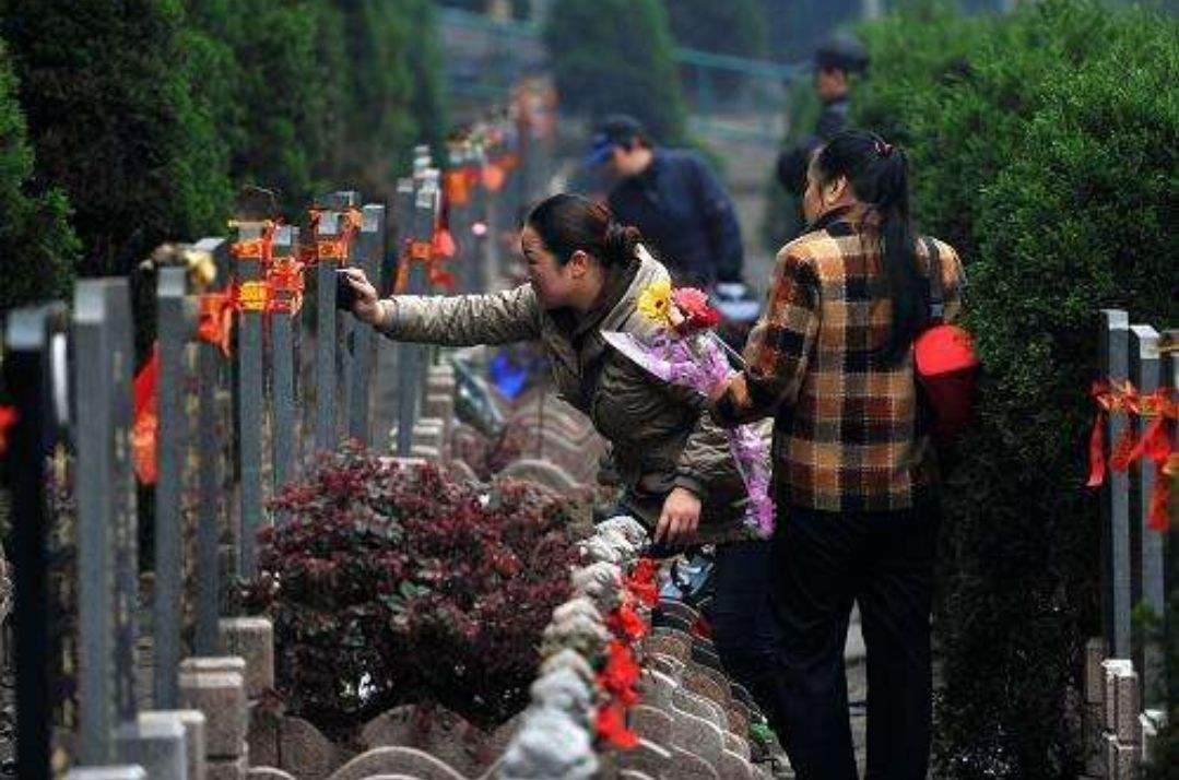 清明扫墓祭祖有哪些禁忌,清明扫墓的八大禁忌四不带要牢记