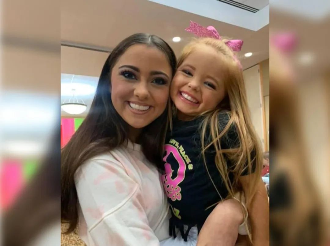 外国表情包女孩去世,国外震惊的表情包小女孩