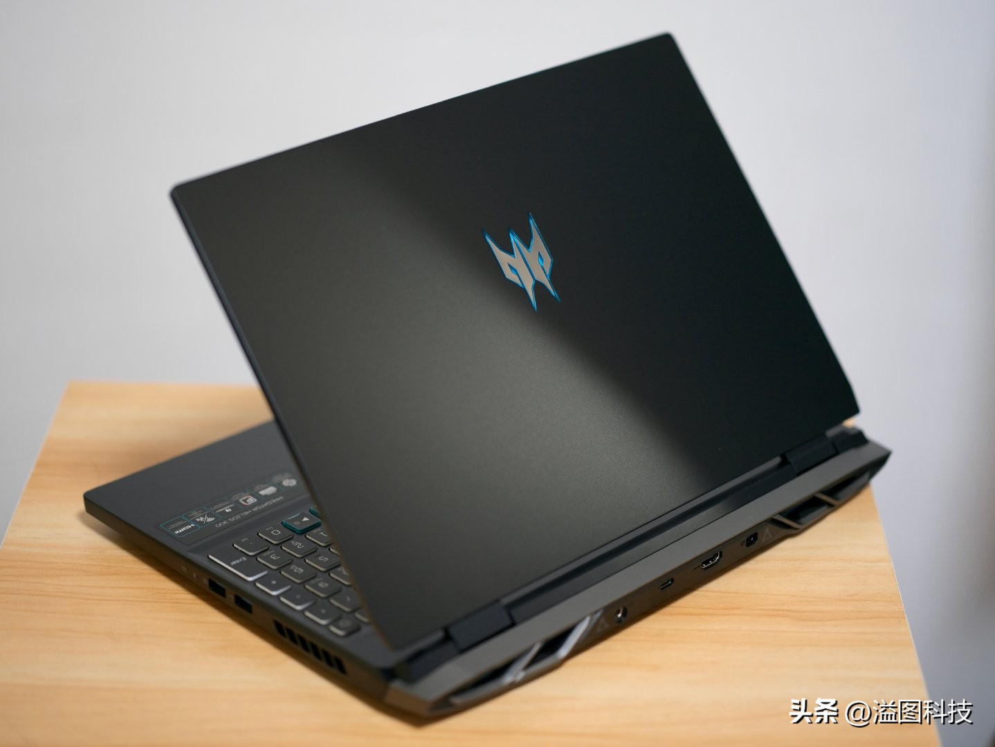 持续进化的游戏,宏碁掠夺者战斧300和拯救者r9000p