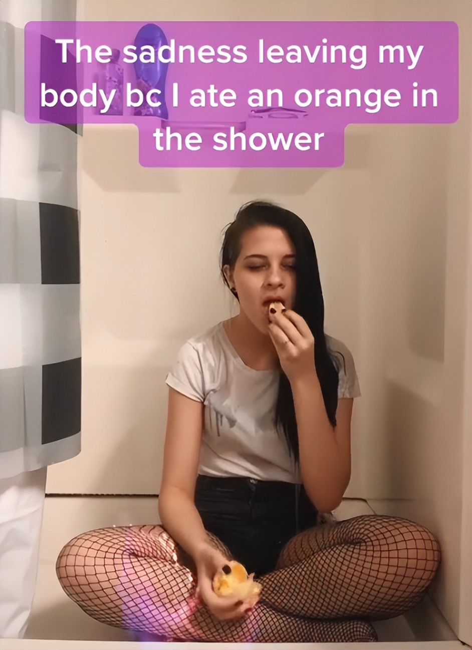 边洗澡边吃橙子像猴子,边洗澡边吃橙子的感觉