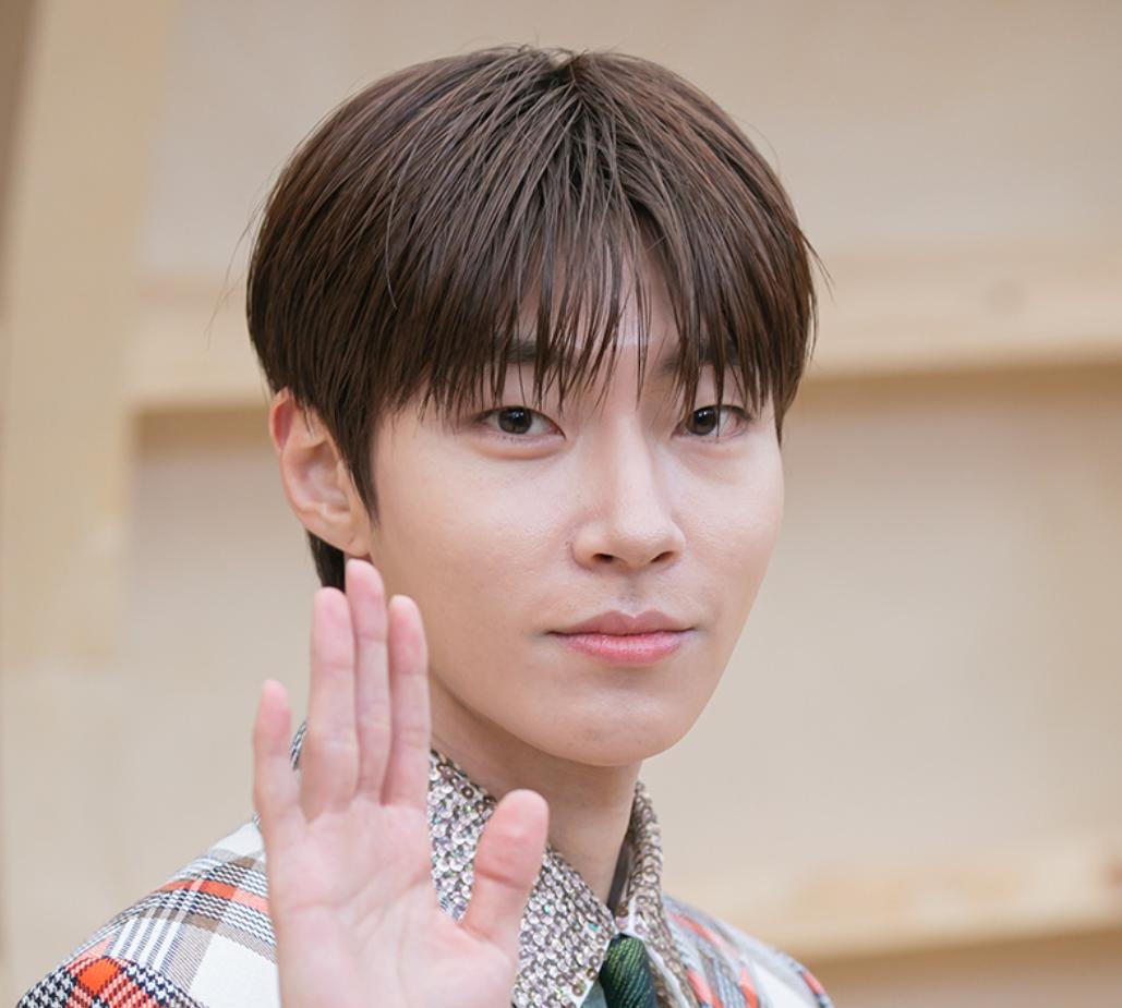 脱离了韩式滤镜韩国明星颜值下滑,韩星单眼皮凸嘴