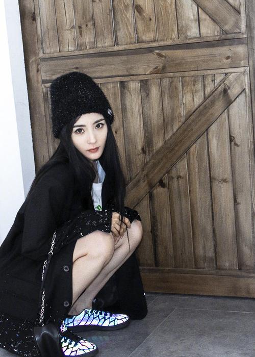 “亚洲第一美胸”*思敏杨**：从住豪宅到开拉面馆，胸怀大志笑对人生