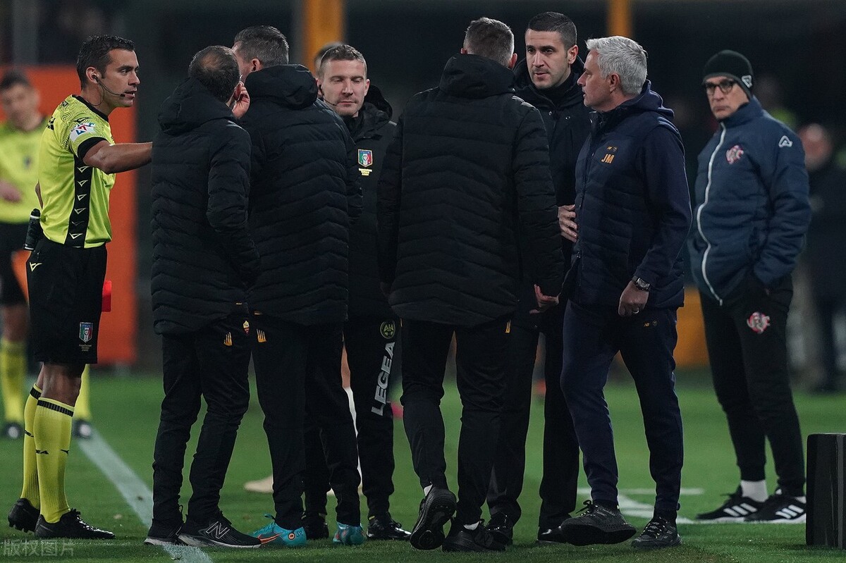 勒沃库森对阵罗马采访,勒沃库森角球误判