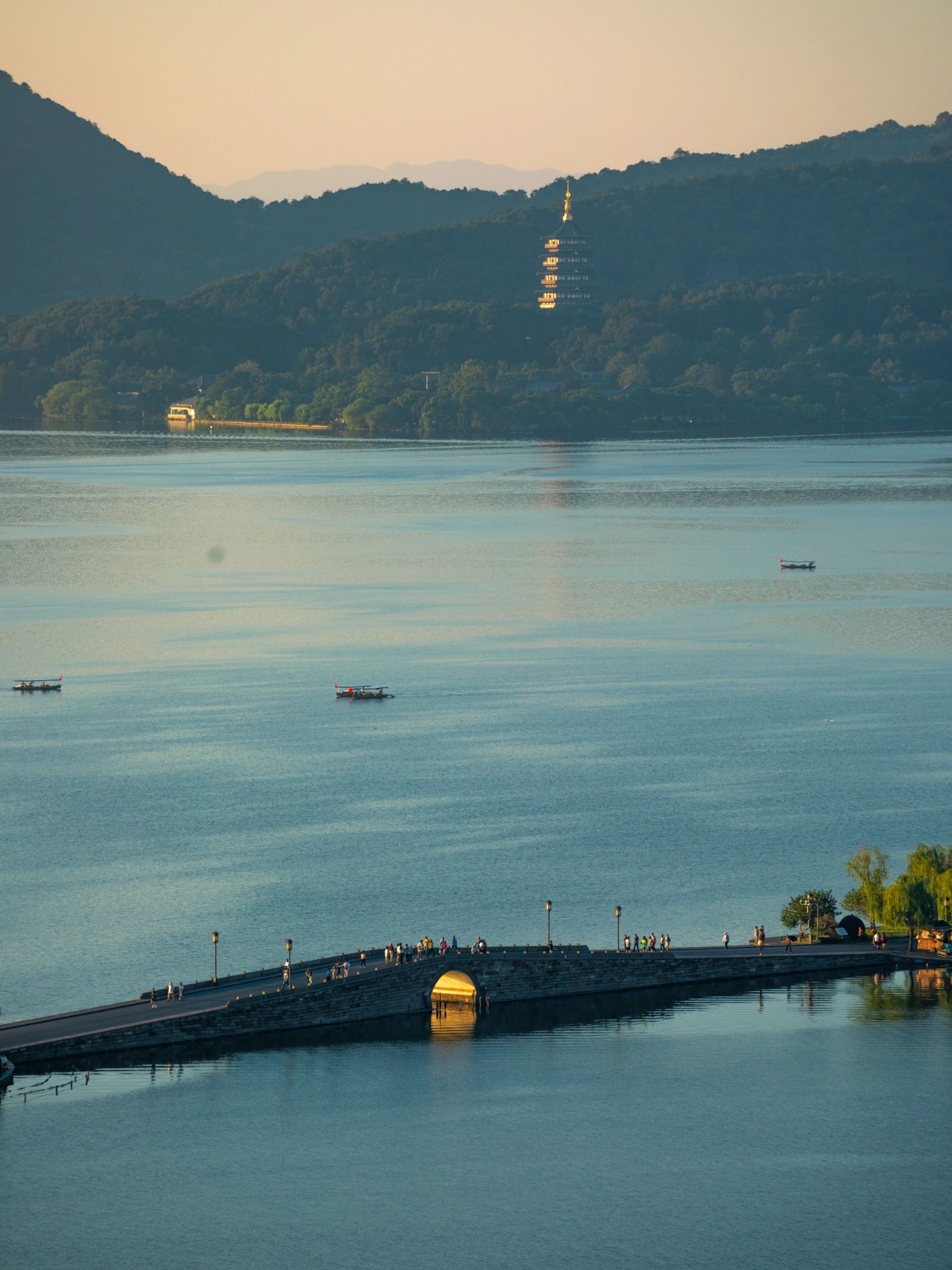 杭州旅游攻略看西湖全景,西湖美景杭州旅游攻略