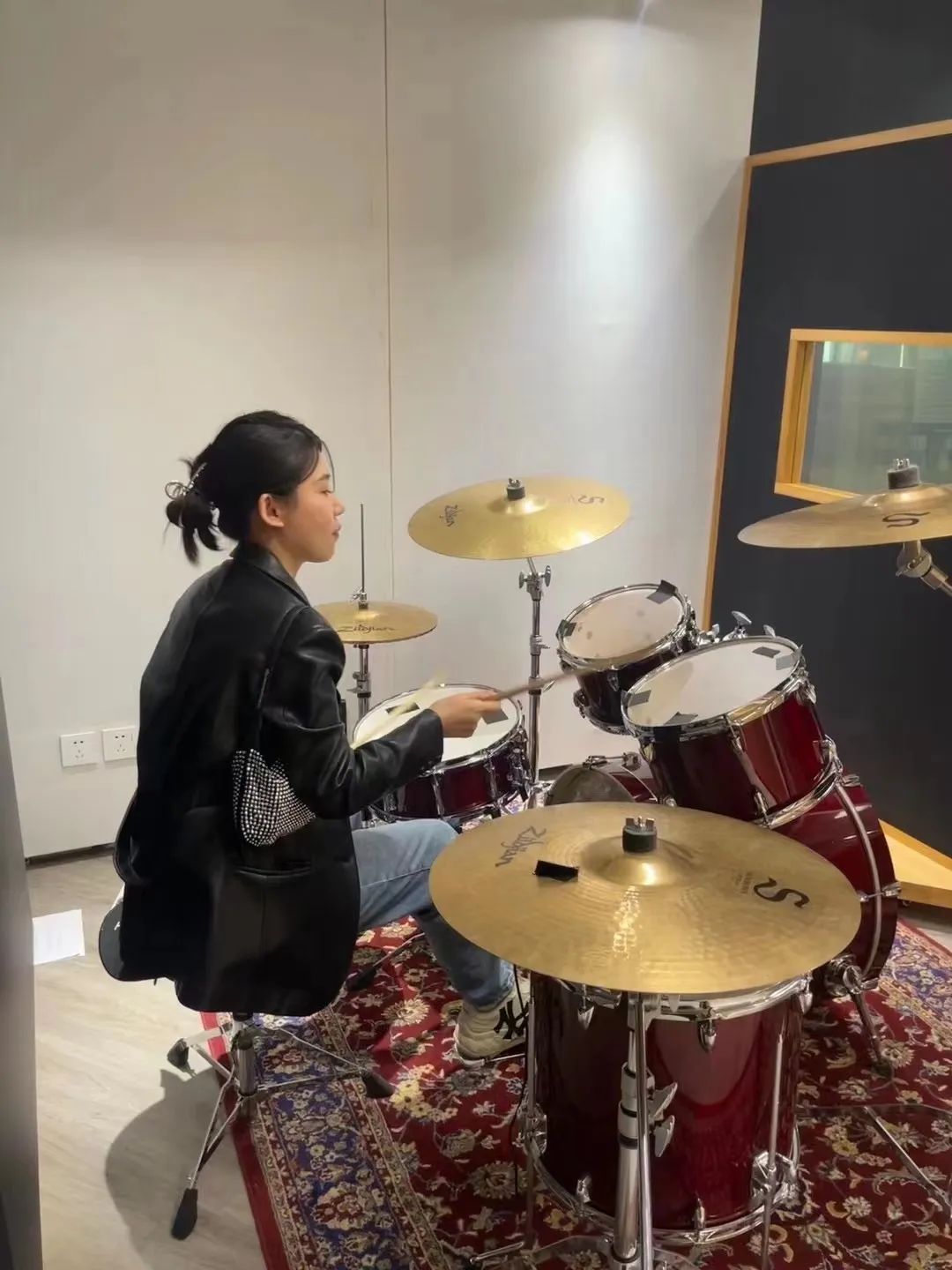 29岁大龄剩女相亲50次,8090后单身相亲会怎样