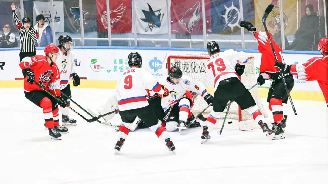 黑龙江省第十五届运动会冰球比赛落幕冰城问鼎“冰球之夜”