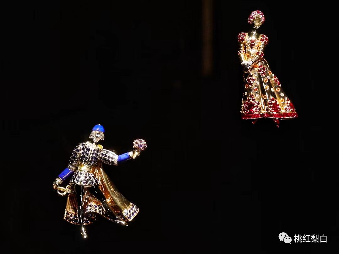 温莎公爵夫人珠宝展出,温莎公爵夫妻视频