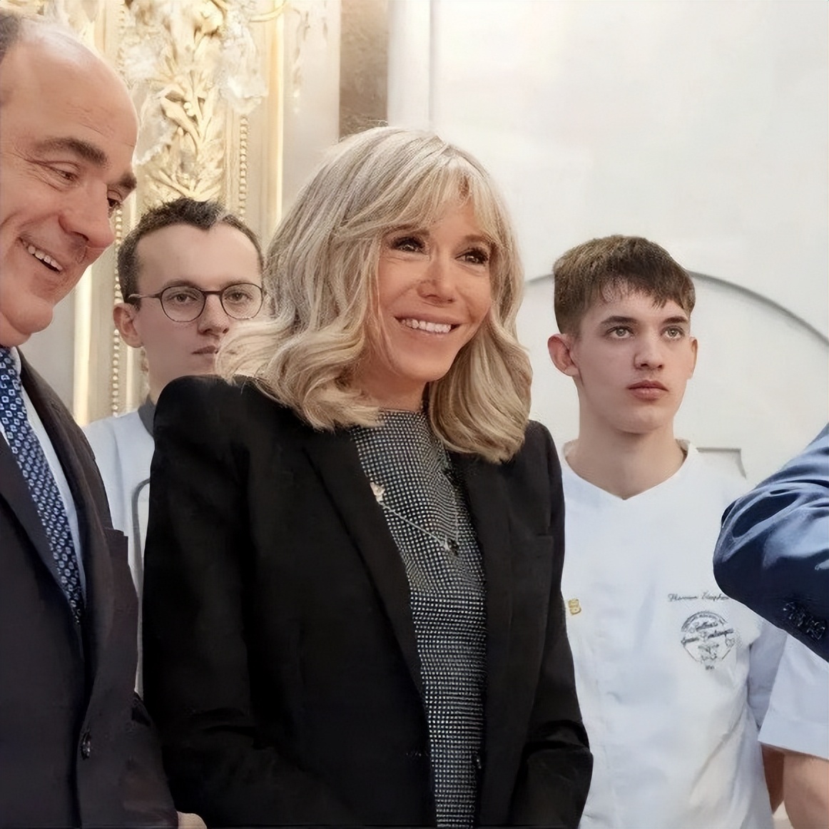 布丽吉特与马克龙相差几岁,布丽吉特整容成功了吗