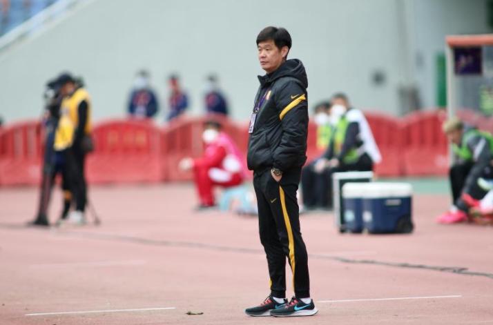 12月3日，李霄鹏挂帅男足；布林肯被灭灯；美航母在中国门口出事