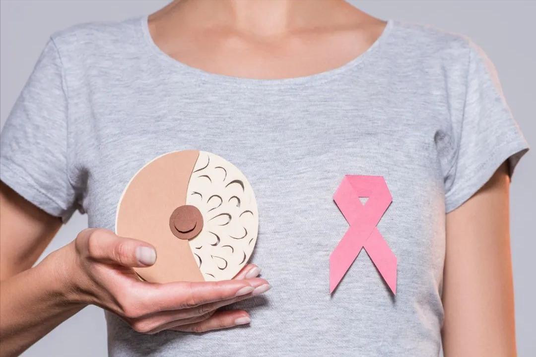 来月经时为何乳房会胀痛？月经刚走能马上同房吗？男女都应该看看