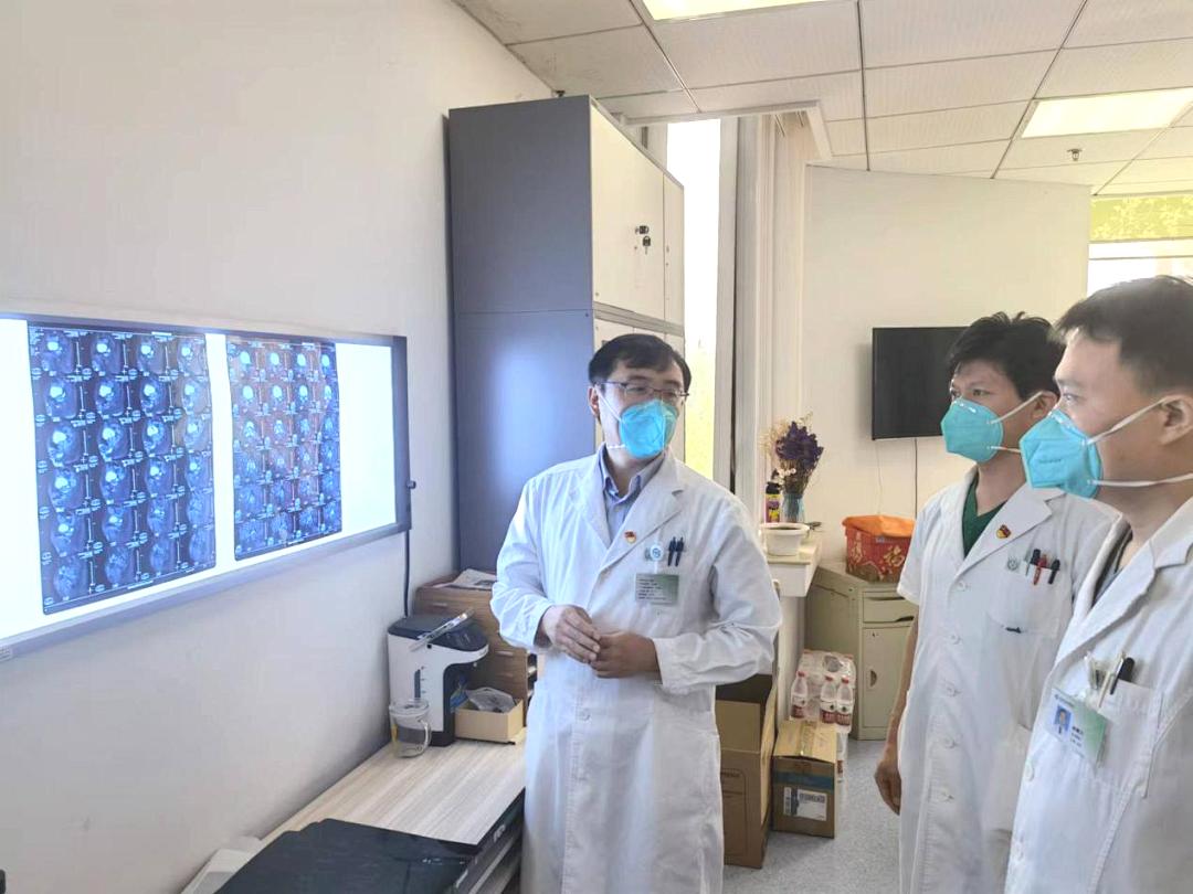 让结石无处藏身：北京老年医院泌尿外科成功实施老龄高危患者一期双侧输尿管软镜钬激光碎石取石术