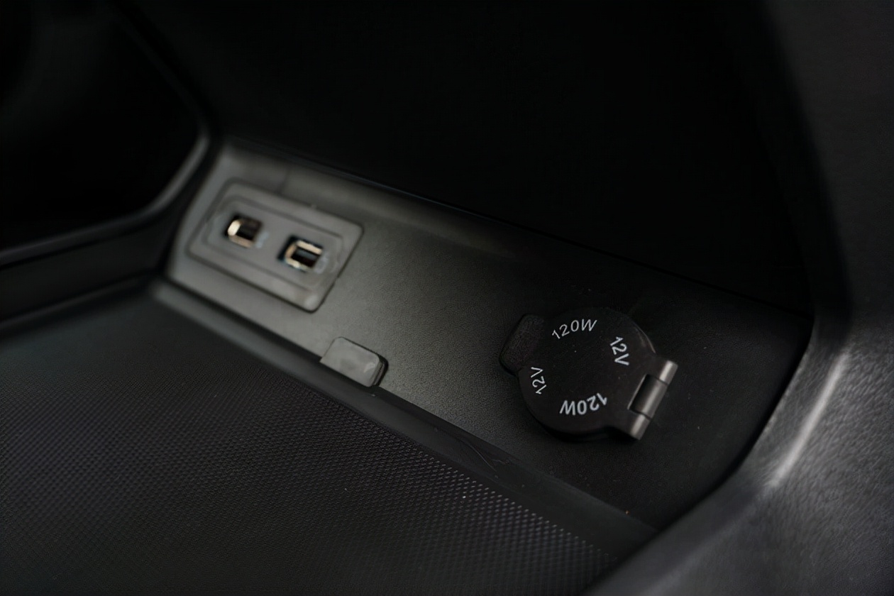 大众思皓曜2021款6座中配落地价,思皓曜和奕炫max暗夜破晓版哪个好