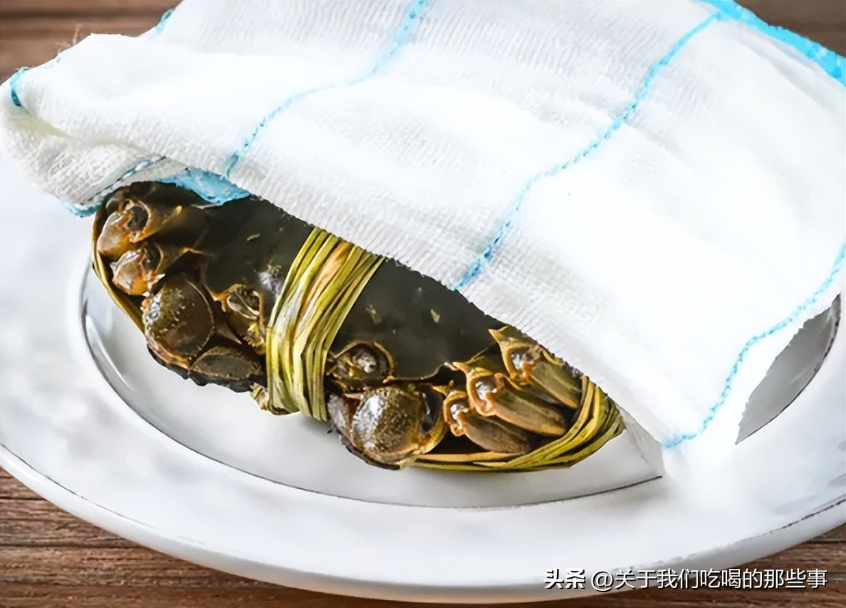 保存螃蟹怎么蒸熟冻好,活螃蟹直接放冰箱冷冻后还能吃吗