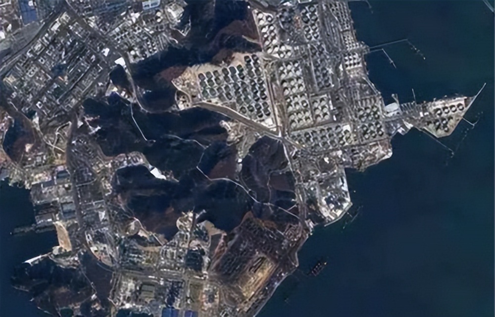 250公里高空拍人脸,连性别都能认?美国“锁眼”卫星有多高清?