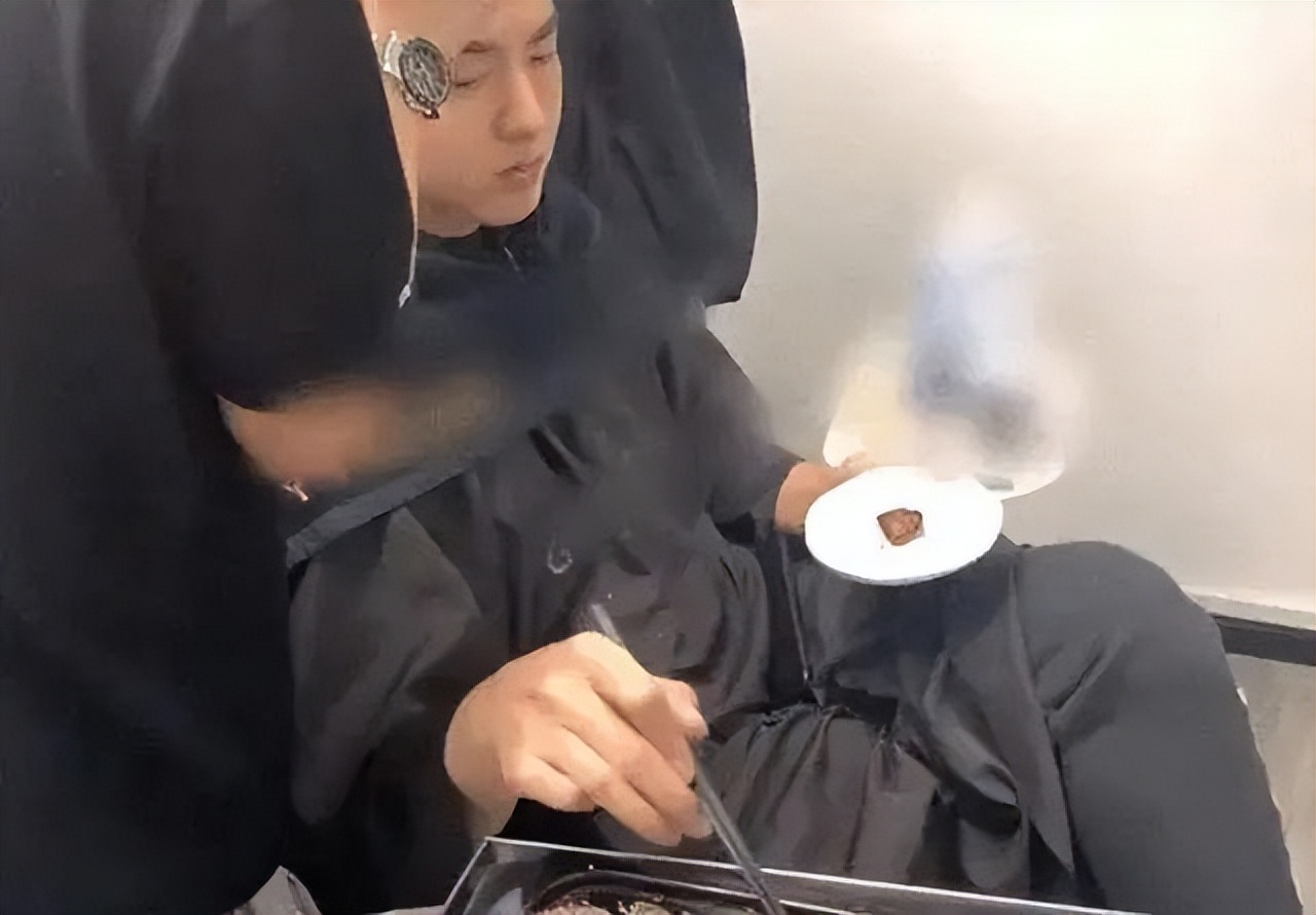 吴亦凡，终于为自己的“风流”付出了代价