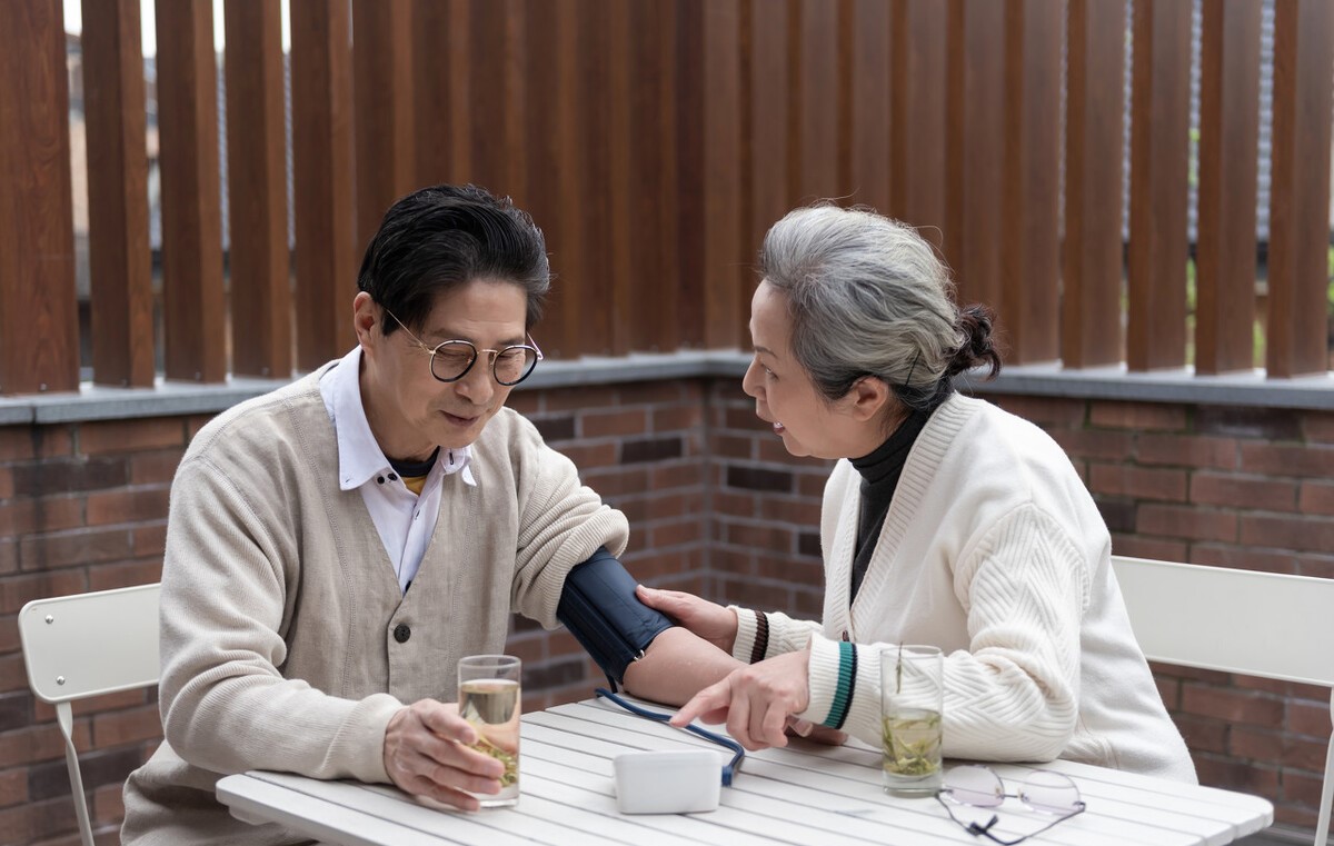 沙坦类药物怎样选,为什么沙坦类药首选厄贝沙坦