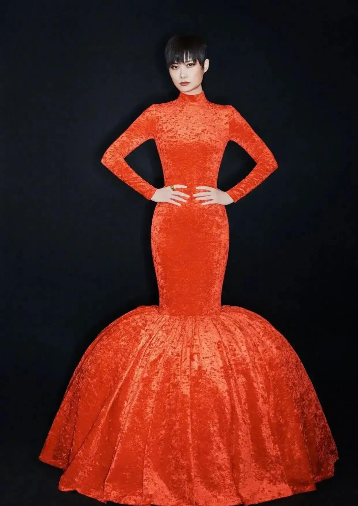 李宇春39岁现状态,为何李宇春35岁至今单身一人