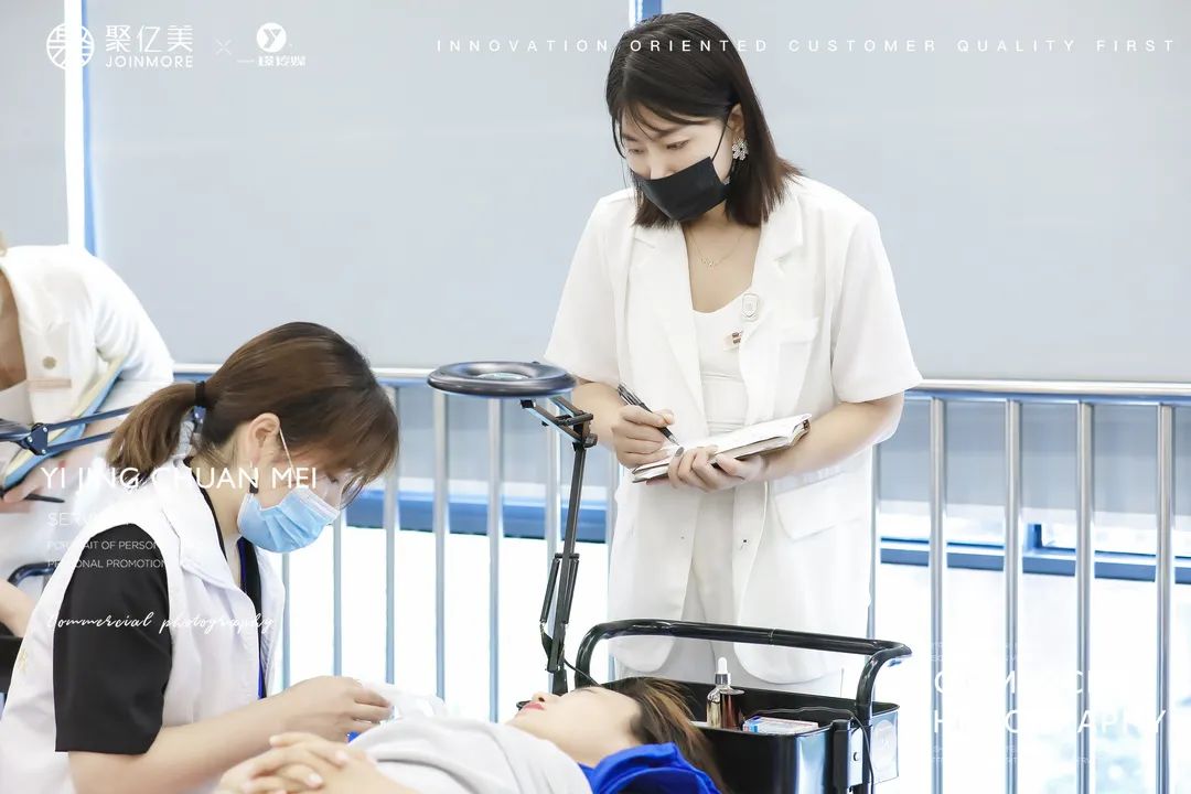 技术操作美瞳线与手工操作美瞳线,美瞳线眼尾晕色怎么解决