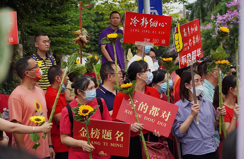 普高鸡头与重点高中凤尾差别视频,普高当鸡头还是重点高中当凤尾