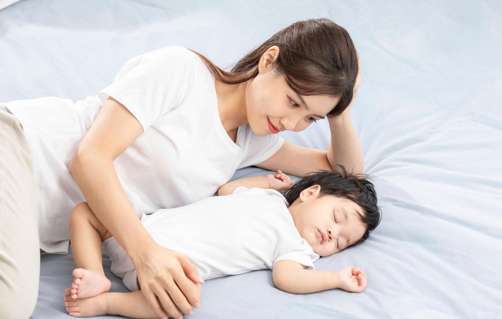 怎么快速哄宝宝入睡4月龄,如何快速哄宝宝入睡