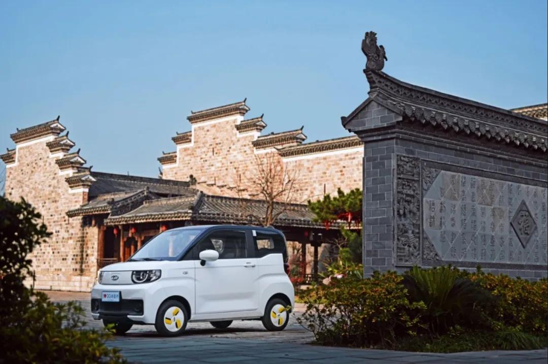 奇瑞qq冰淇淋低配版车主感受,纯电微型车新选择奇瑞qq冰淇淋