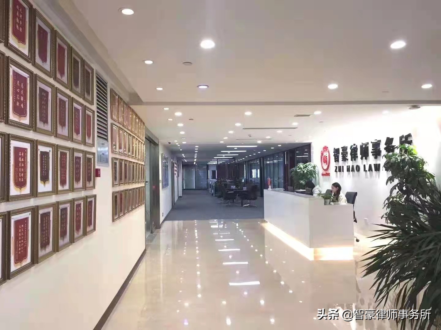 湖北武汉刑事律师辩护湖北*私走**普通货物、物品罪立案标准