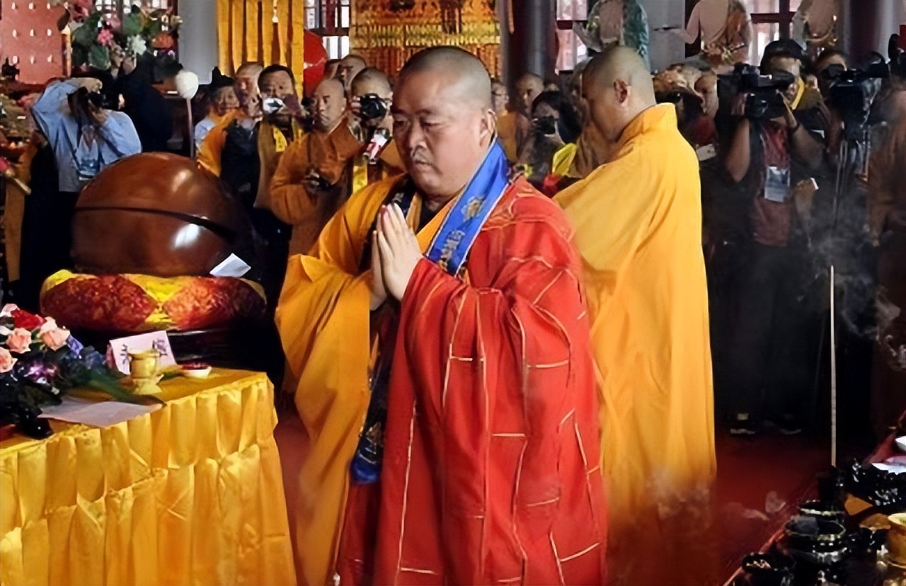 少林寺方丈释永信的袈裟有多值钱,少林寺方丈释永信开发房地产