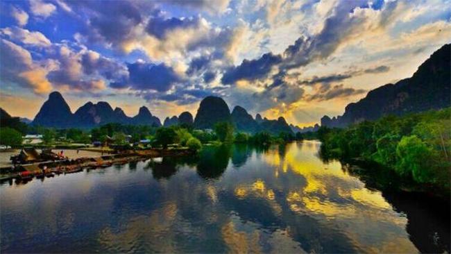 桂林报团去阳朔一天游多少钱,桂林阳朔旅游三日游跟团要多少钱