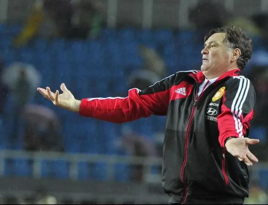 中国男足什么时候才能踢进世界杯,中国男足最近表现能进世界杯吗