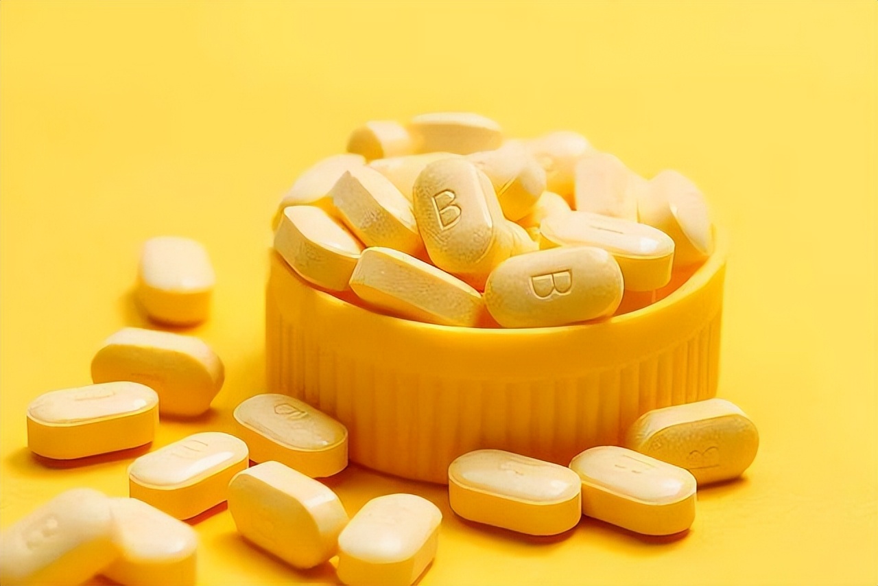 嘴角起泡烂嘴角是癌症吗,烂嘴角是癌症的表现吗