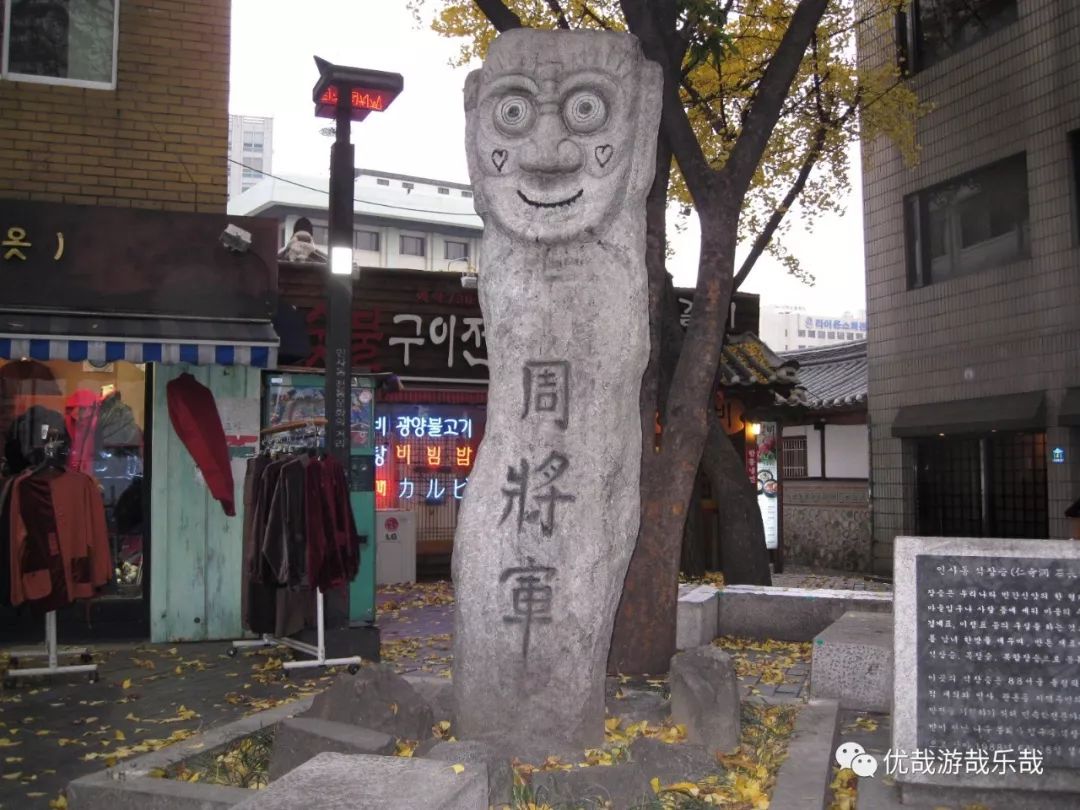 夜晚漫步韩国首尔明洞,23年韩国首尔之旅