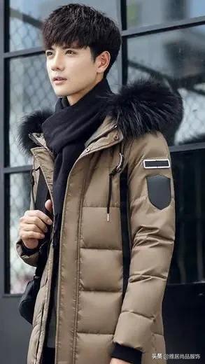 男士黑色大衣内搭什么颜色打底,男士穿大衣怎么搭配裤子和鞋子