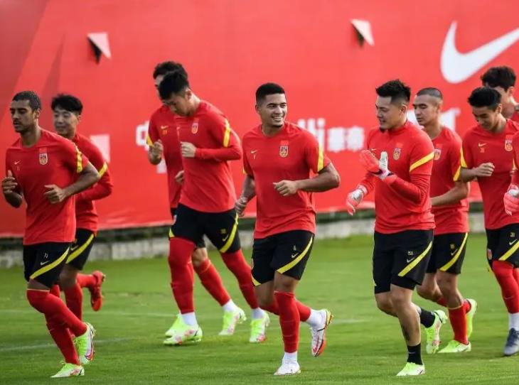 想念金元足球？记者：中国足球没钱后，第一步选帅就出现困难