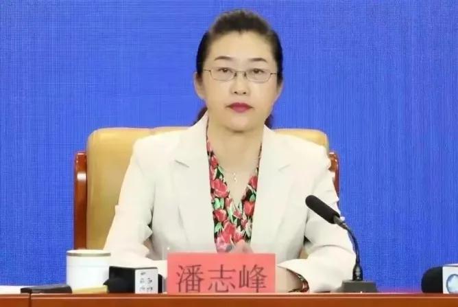 靠“生殖器”风云*场官**的女人们