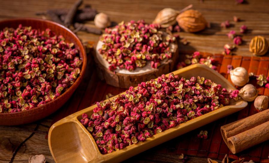 床底放把花椒能起到什么效果,有钱人床底放花椒好吗