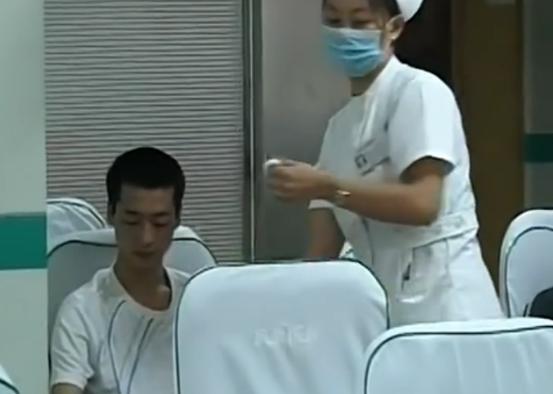 护士嫌100元红包太少,助产护士嫌红包太小后续