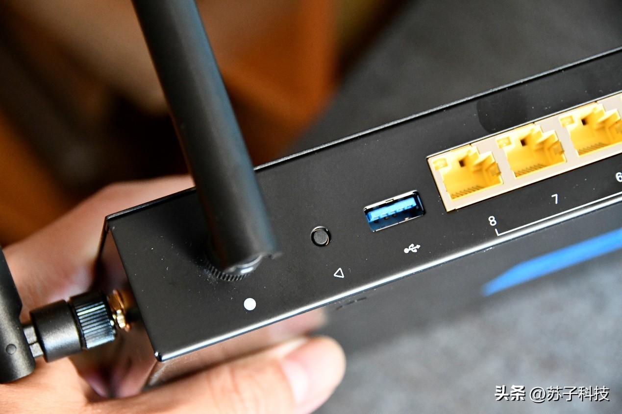 蒲公英x5和小米ax6000路由器对比,蒲公英x5wifi6全千兆路由器