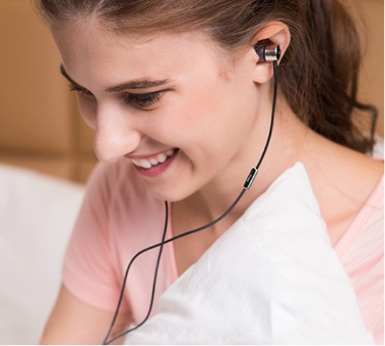 怎样选择一款高品质音频有线耳机,适合人声的头戴式耳机推荐