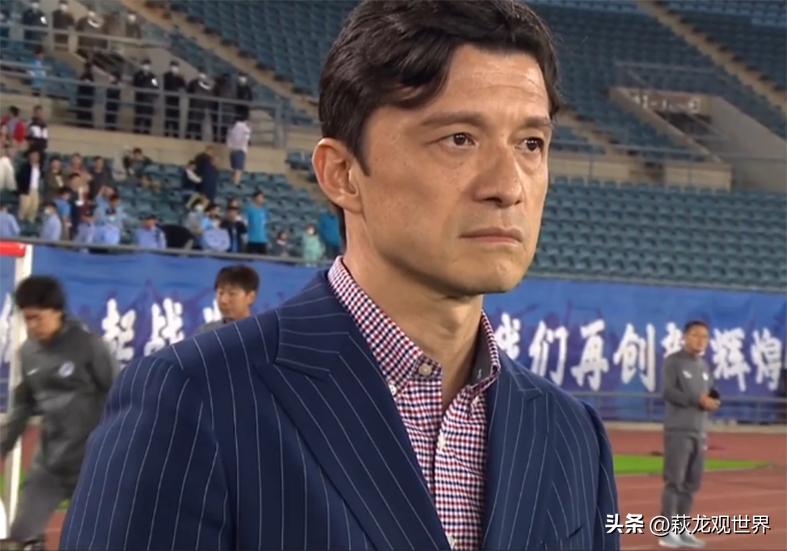 战术设计太拉胯谢晖背锅！上黄嘉辉+曼佐基少打2人再不投入拔管吧