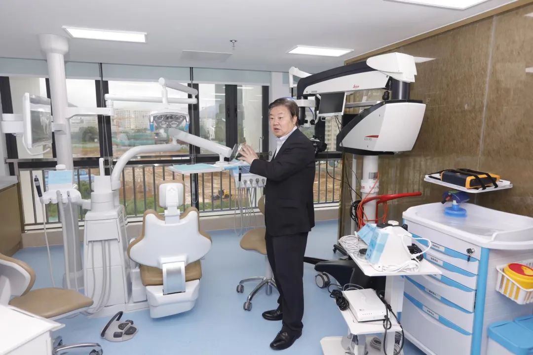 高考首日，深圳这家口腔医院笑着解出了最后“大题”：看牙难