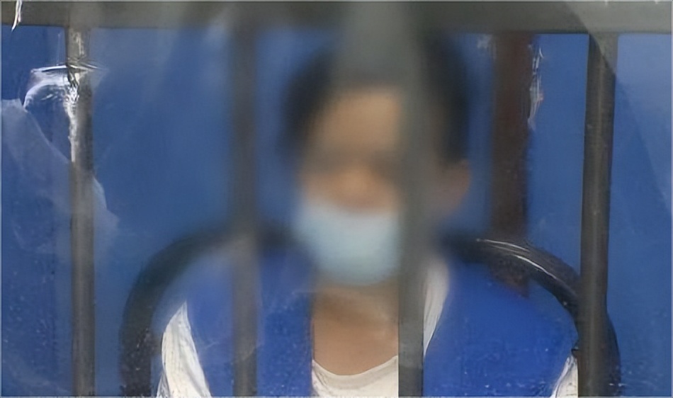 男导演拍小黄片，20部获利百万，每集成本3万却声称：都拍吐了