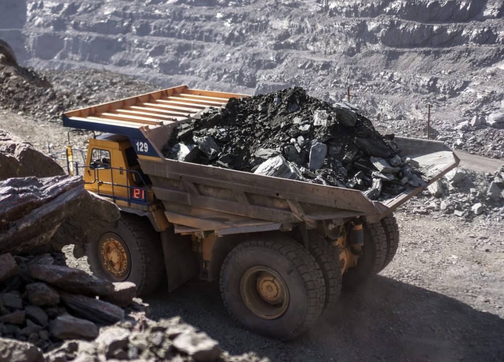 堪培拉对华连挥三拳，中方反将一军，对铁矿石出手直击澳“七寸”