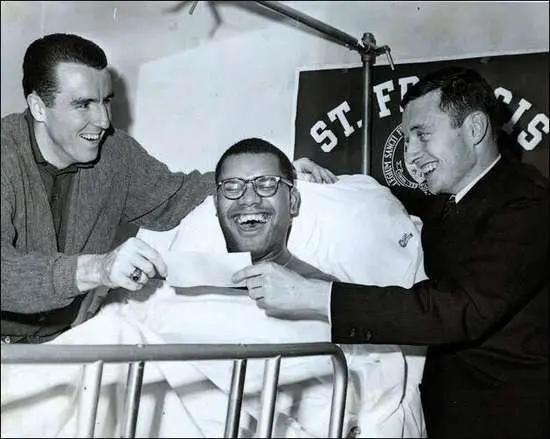 nba意外受伤脑震荡,nba球员脑震荡死亡