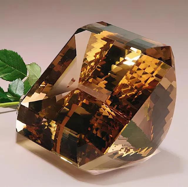 关于世界天然宝石排行榜,天然宝石与人工宝石