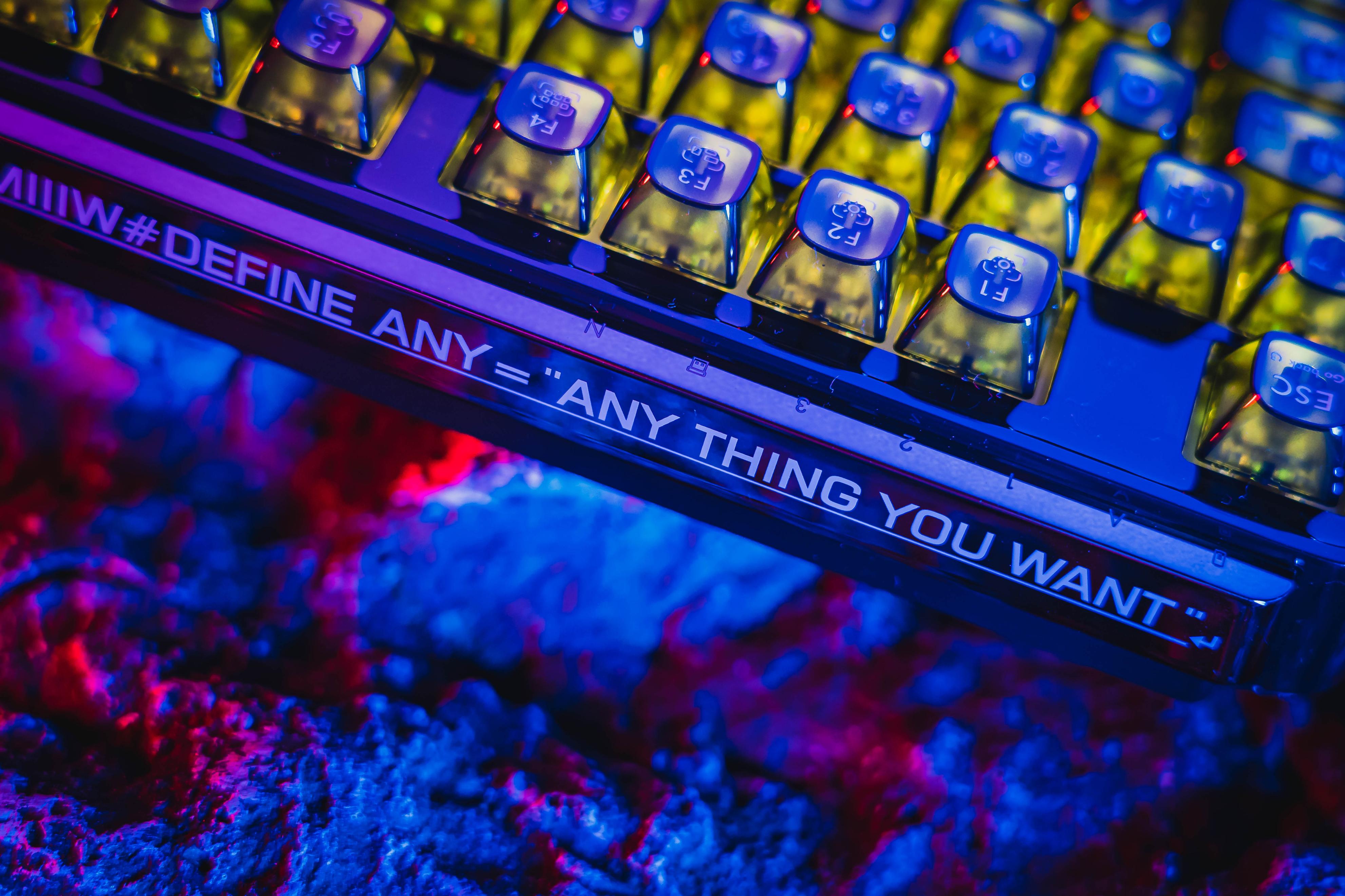 从黑白到多彩，客制化键盘能带来哪些惊喜？米物BlackIO98体验