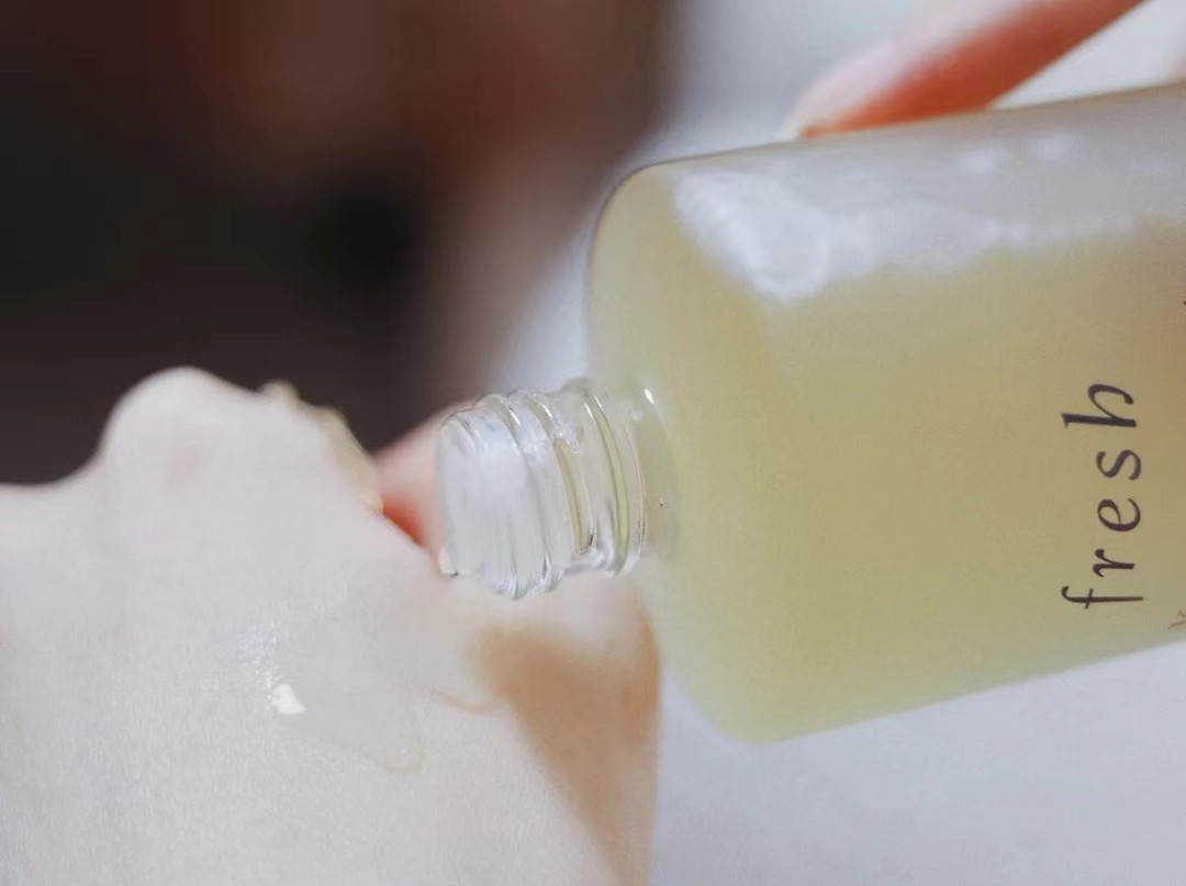 精华水推荐平价学生没有广告大牌,含植物萃取成分最多的大牌精华