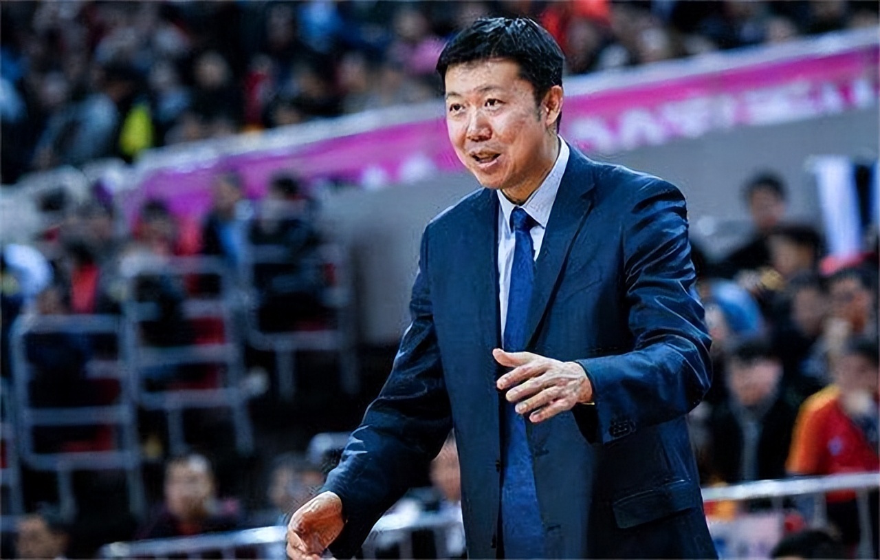 王治郅二婚女人,王治郅二婚娇妻近照身高差42厘米