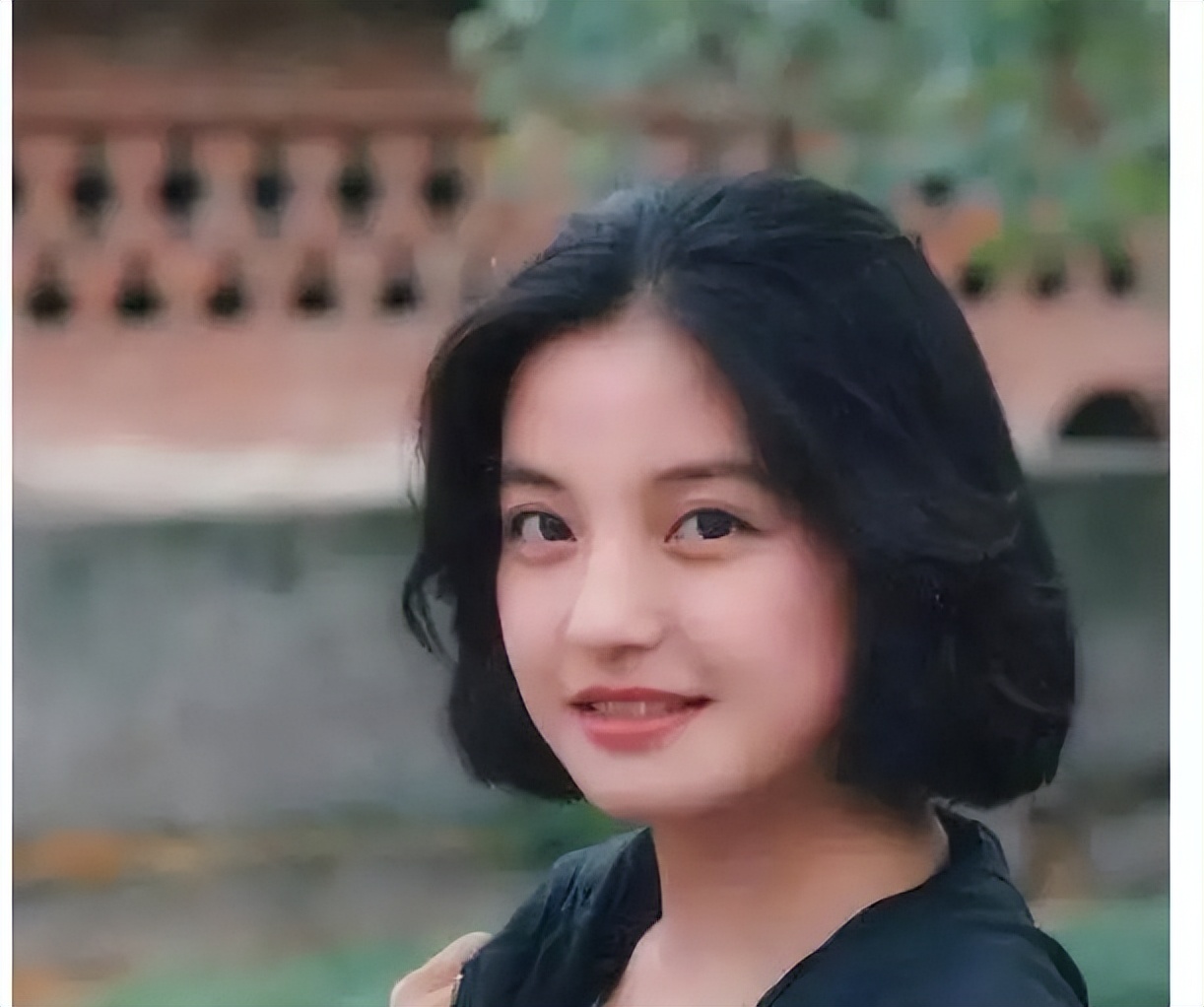 从演员到商人电影解析,从演员到一名亿万富翁